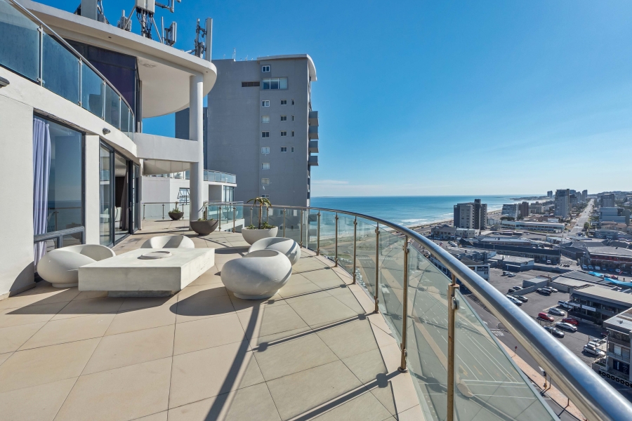 4 Bedroom Property for Sale in Bloubergstrand Western Cape